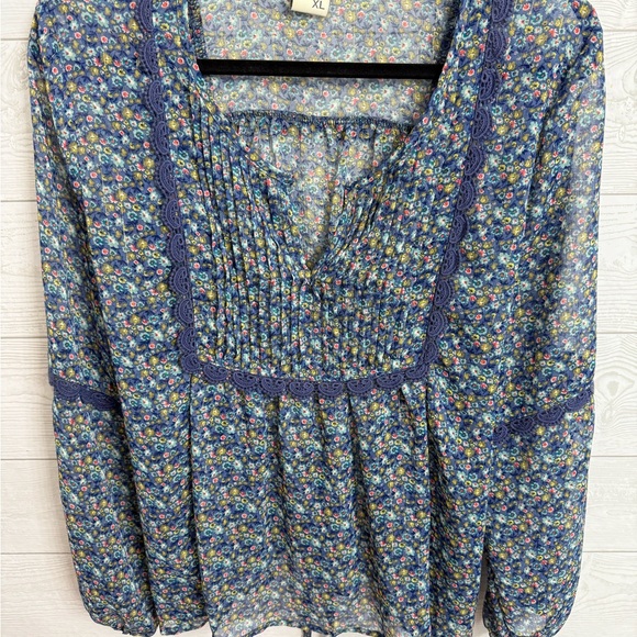 American Rag Cie Women’s BoHo Blue Shear Floral Long Sleeve Blouse. Size XL - Picture 4 of 6